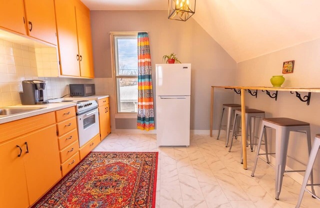 New Listing!! Bright Bohemian Stay