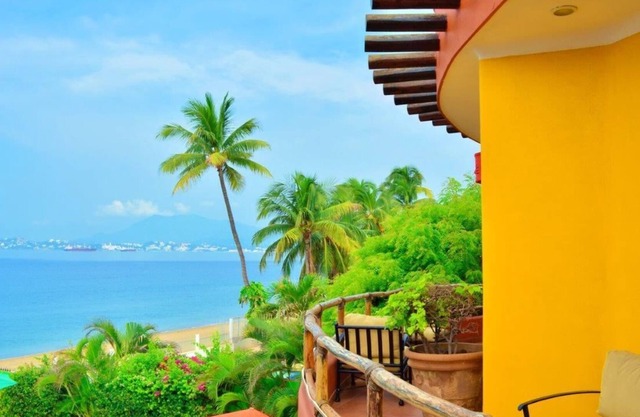 NEW LISTING! Casa Puesta Del Sol, Beach Front, private 5 bedroom house