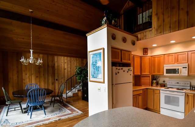 New Listing!! Cedar Bay Retreat for the Family
