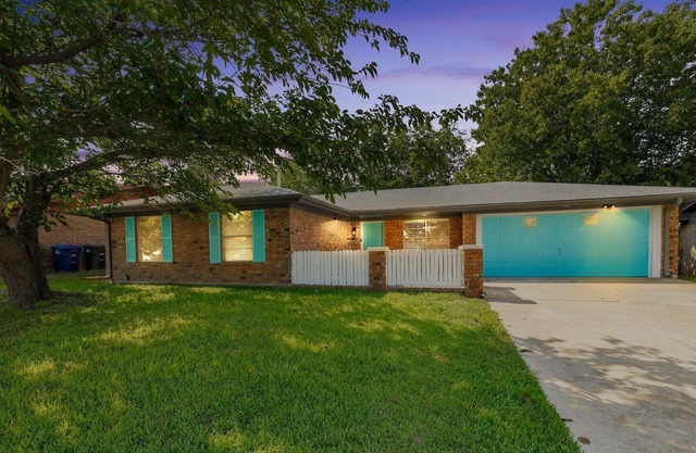 NEW LISTING! Convenient Safe Full-Stocked 3BR/2BA - Sleep 7 by RedAwning