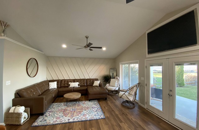 *New Listing* Cozy Lakefront Home - 10 Miles from Culver Academy