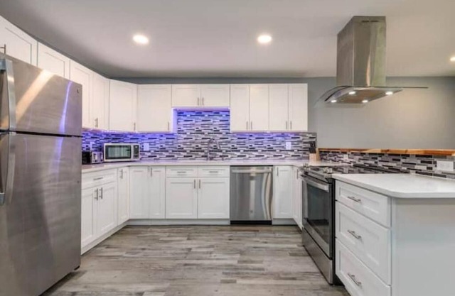 New listing! Cozy, Newly Renovated Duplex