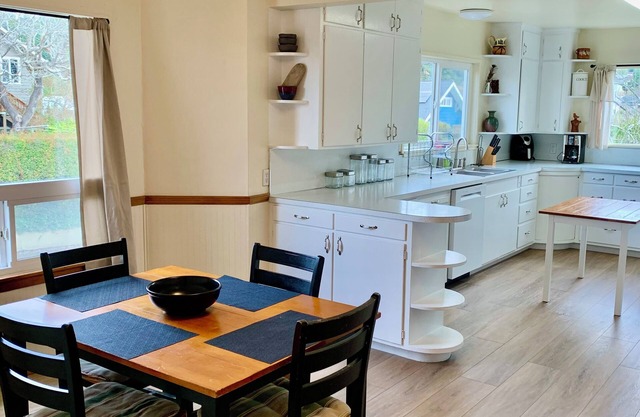 New Listing! 🌲Cube at Cal Poly- Arcata charm and convenience🌳