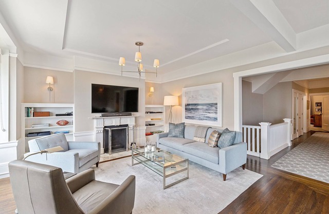 New Listing Discount! Gorgeous Russian Hill 2BR Flat with Bay Views.
