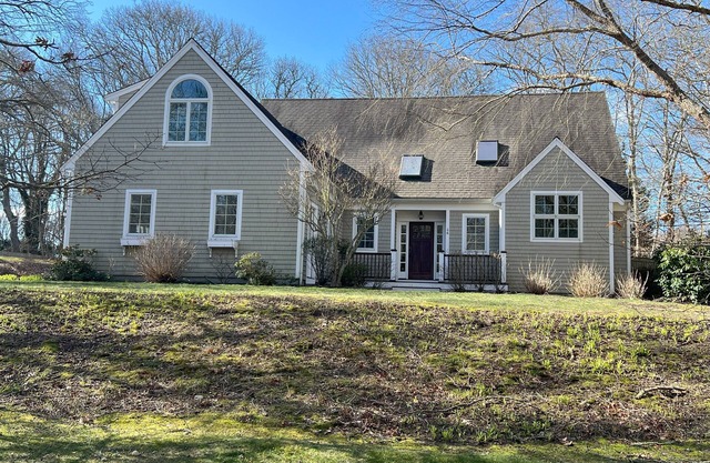 NEW LISTING: Fantastic 3BD Home--Spacious, Central A/C, Lovely Grounds