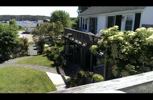 New Listing! Garden level Apartment with great harbor access!