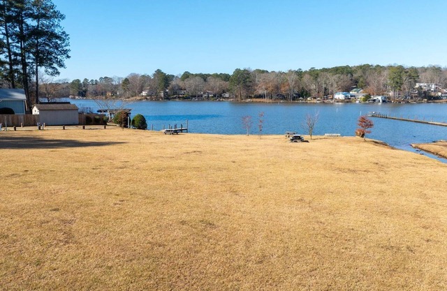 New Listing! Lake Views - Rustic Cabin Experience in Snellville - Community Pool and Lake Access