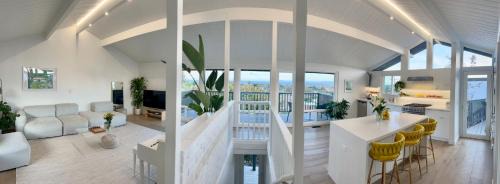 New Listing -Luxury House on the Riviera , Modern Design, and Panoramic Ocean -30 day Minimum