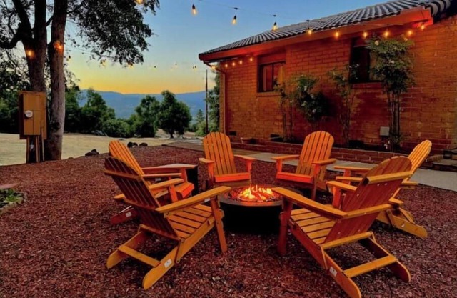 New listing, Mountain Views/King bed, Hot Tub.