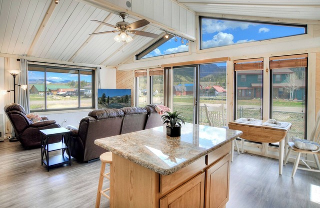 New Listing! Newly Remodled/ATVs Welcome/Pet-Freindly/Mountain Views