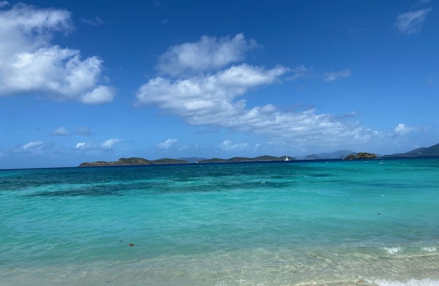 New Listing! Our Sapphire Bliss - West, Beachfront Walk Out on Sapphire Beach