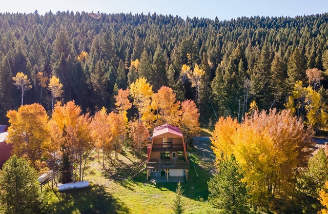 *New Listing* Red Rock Lakeview - Stunning Mountain & Lake Views! Sleeps 8