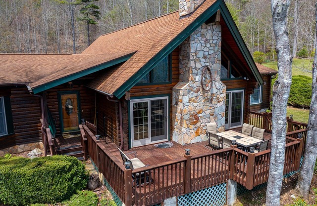 *NEW LISTING* River Front Cabin Near Linville Falls/Winery Sleeps 16