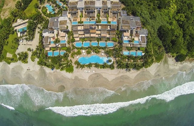 "New Listing" superb location luxury beachfront condo
