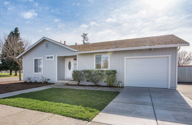 ❤️🍇NEW listing! Wine Country Life! 2 BD/1 BA/ backyard & Kids and Pet friendly