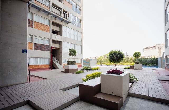 New Loft with Valet Parking & Amenities