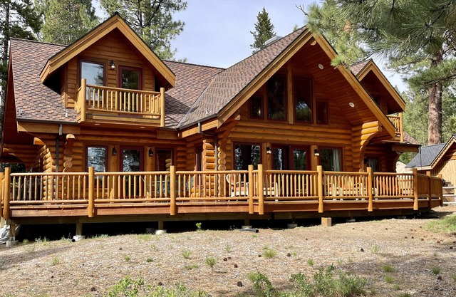 Neues Blockhaus am Big Deschutes River, 1,5 km von Sunriver, Oregon-fish & ski entfernt