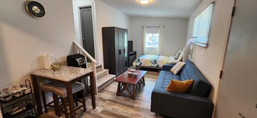 New ! Lovely Studio w/patio, Parking on premises