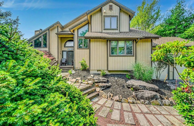 [NEW] Lux Pocono: 3.7-acre w/ Hot Tub, Sauna, Game Room & More Premium Amenities