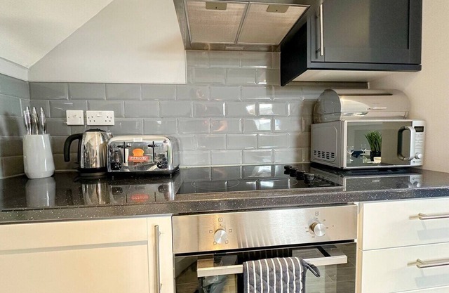 New Luxurious 4 One-Bedroom Units in Twickenham