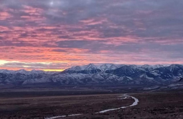Brand new, luxurious, amazing view, Elk Cabin