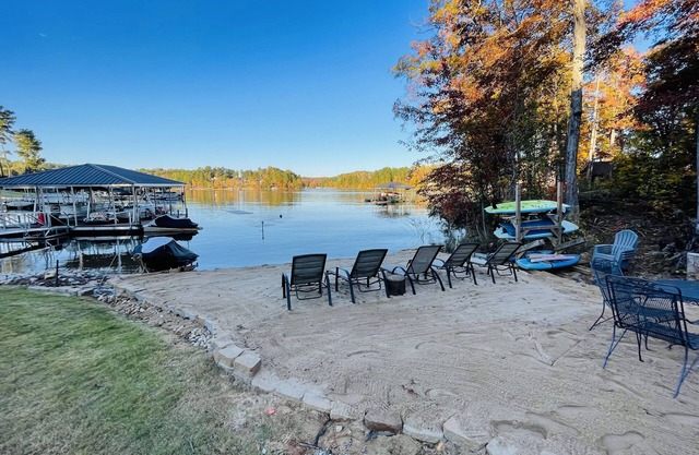 NEW luxurious lakefront home with PRIVATE BEACH on LAKE KEOWEE near Clemson