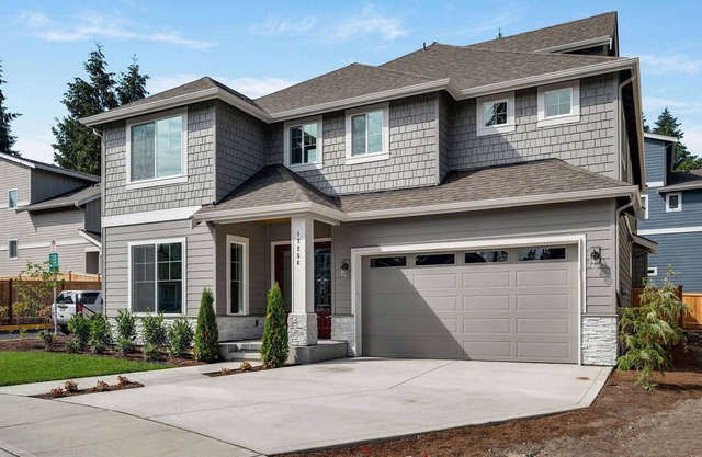 NEW Luxury 5 bedroom 5 bath Single Family House at Top Redmond School