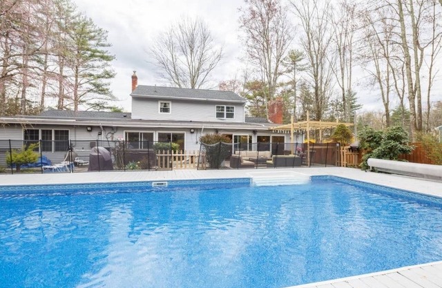 New Luxury Woodstock Secret Retreat mit beheiztem Pool (noch geöffnet) und Whirlpool im Freien
