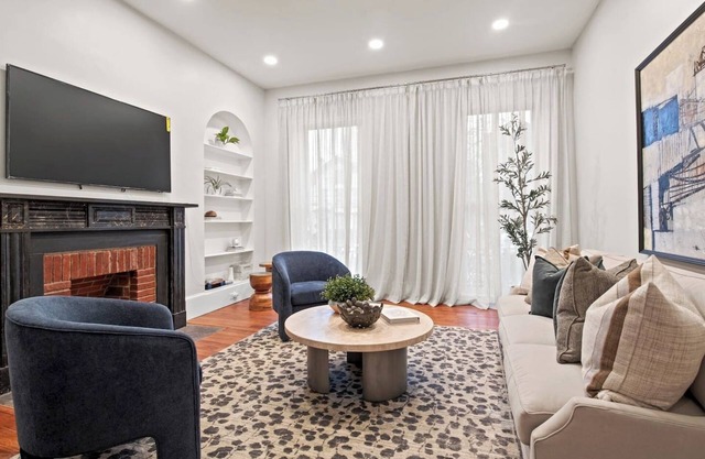 NEW Luxury Apt | King Beds | En Suite Bathrooms