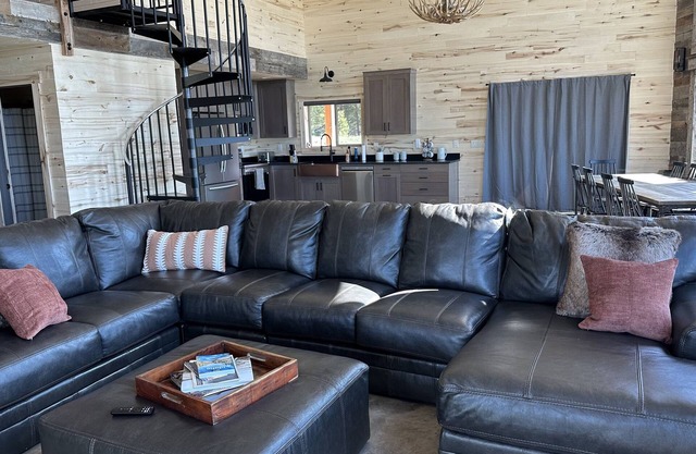 New Luxury Cabin, Hot Tub, Teton Views - 4 Full Bath, Huge Family Room