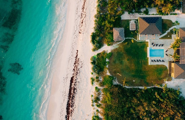 Brand New Luxury Estate w/Htd Pool, Pink-Sand Double Bay Beach FULLY STAFFED
