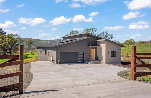 NEW Luxury Home in the Heart of Copperopolis