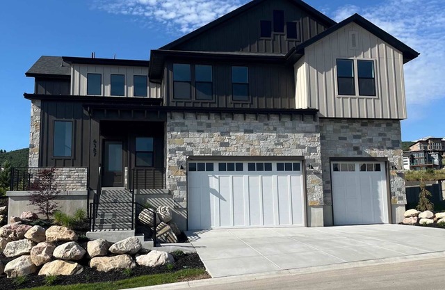 NEW Luxury Home super comfy By Snowbasin & Pow Mow