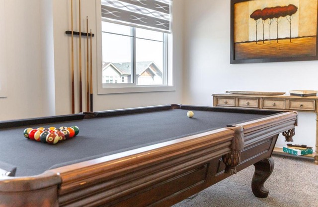 New Luxury House in South Edmonton Near Airport