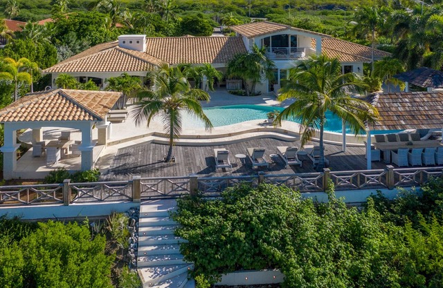 Neue Luxus-Villa am Meer!