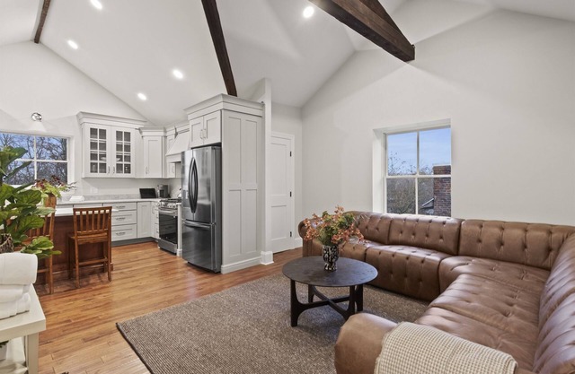 NEW Luxury Palmyra Apt | 7 Mins to Hill Cumorah