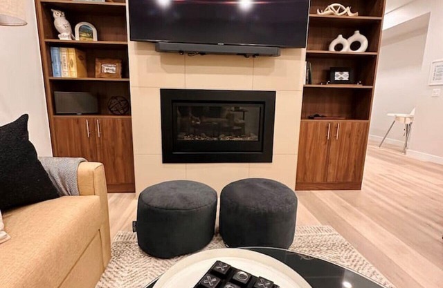 New Luxury, Ski in/out, Private Hot Tub, Sleeps 12