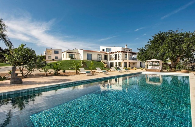 Brand new House with amazing Views and heated Pool