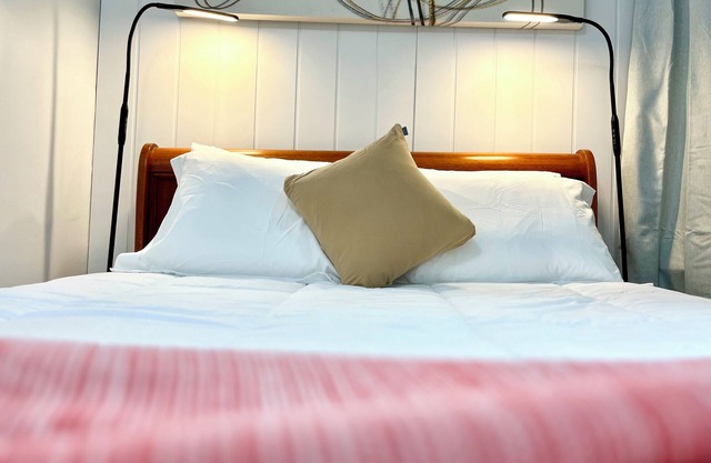 New Luxury Waterbury Stay
