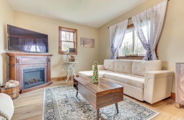 New Market Home w/ Fire Pit: Near Skiing & Hiking