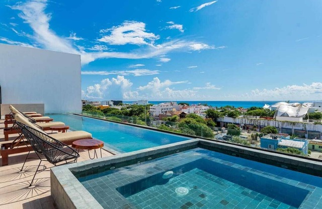 ☀️NEW, MODERN 1-BD CONDO, WALK TO 5TH AVE & BEACH ☀️
