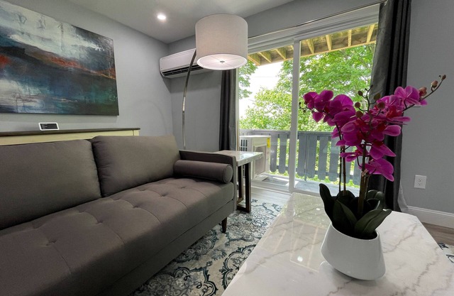 New, Modern 2 BR Apartment near Hospitals | HBHS