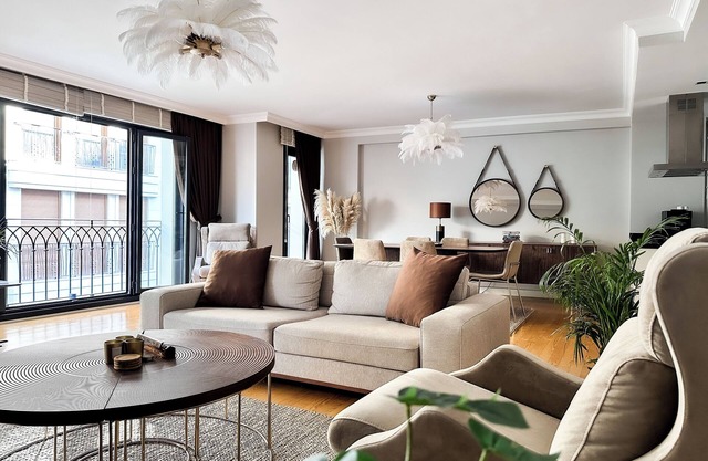 New! Modern 3B Apartment in Central Cihangir