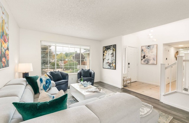 New! Modern 4BR walk to Reno-Sparks Conv Center, Atlantis Casino & shops