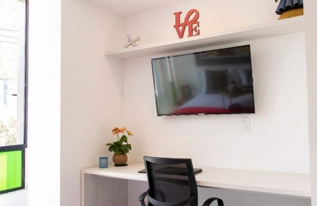 NEW, MODERN AND VERY LIGHTED 7Q # 2