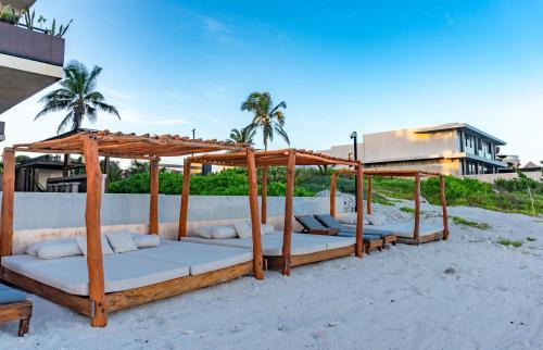 New modern apartment 1BDR - Beach access