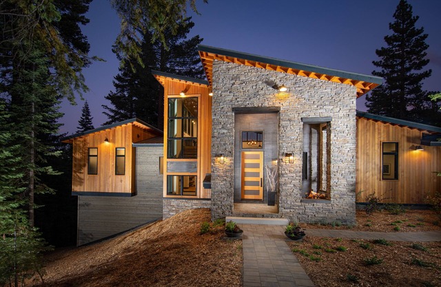 Brandneues, modernes Haus mit spektakulärem Blick auf 5 Hektar