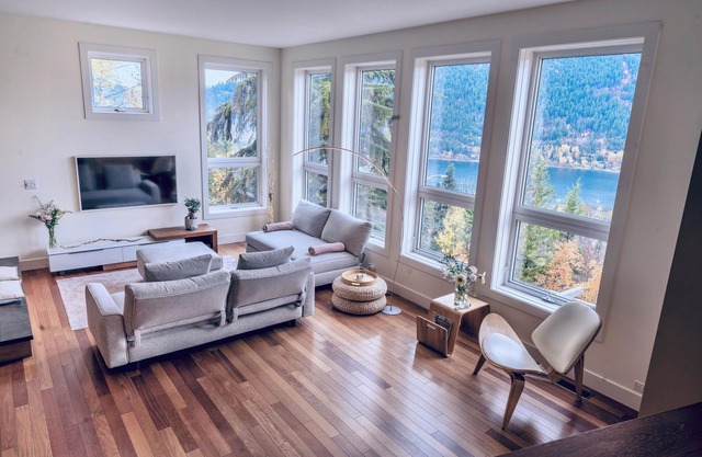 NEW Modern Mountain Haven | Luxe View, Sauna, Hot Tub & Fireplace