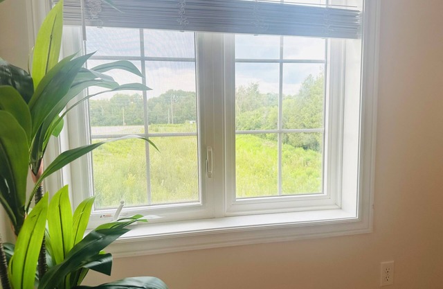 New, Modern & Spacious 2 bed, 1.5 bath | ~5 min to top attractions