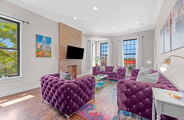 NEW! Modern, Spacious 3BR Apt Minutes to Downtown!